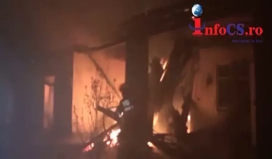Incendiu devastator într-o comună din Caraş-Severin VIDEO