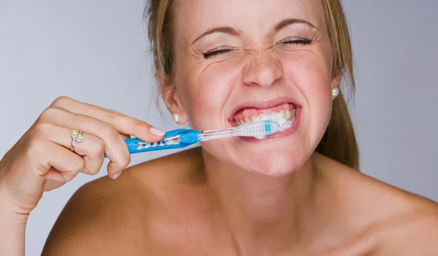 Remedii naturale pentru albirea dinţilor