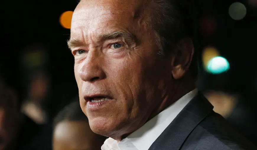 GEST NEPREŢUIT al lui Arnold Schwarzenegger faţă de jurnaliştii francezi ucişi de terorişti
