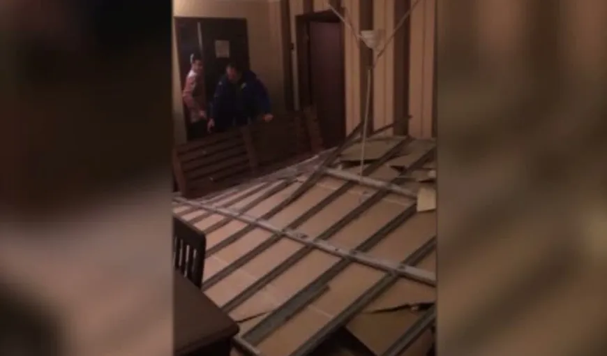 INCIDENT GRAV la un hotel de lux din Poiana Braşov: Tavanul unei camere s-a prăbuşit VIDEO
