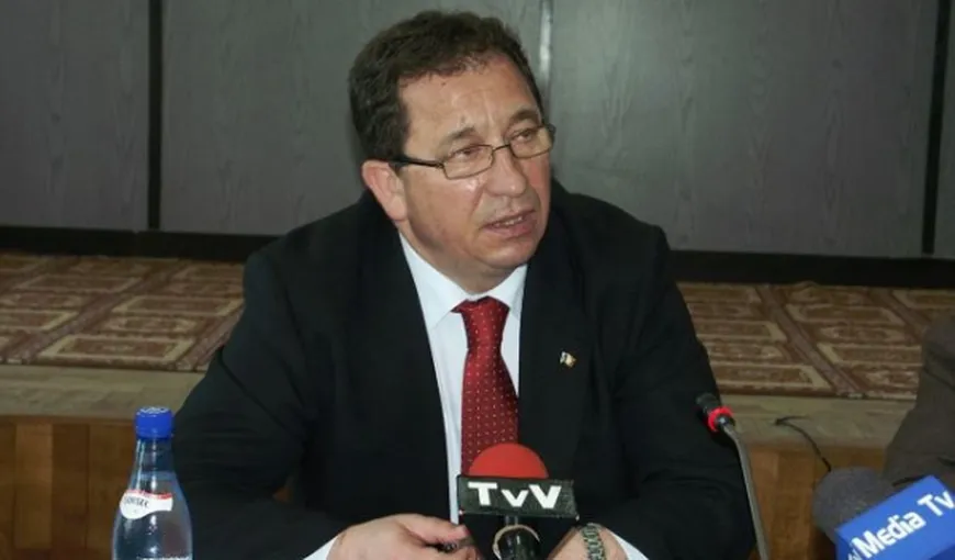 Primarului Bârladului a IZBUCNIT ÎN PLÂNS după ce şi-a dat demisia din funcţie VIDEO