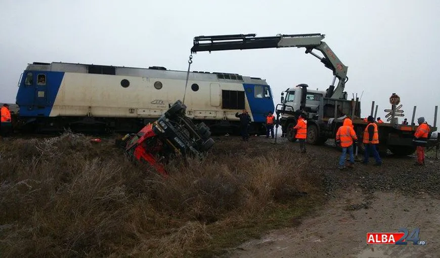 Accident GRAV: Maşină spulberată de tren în Bihor