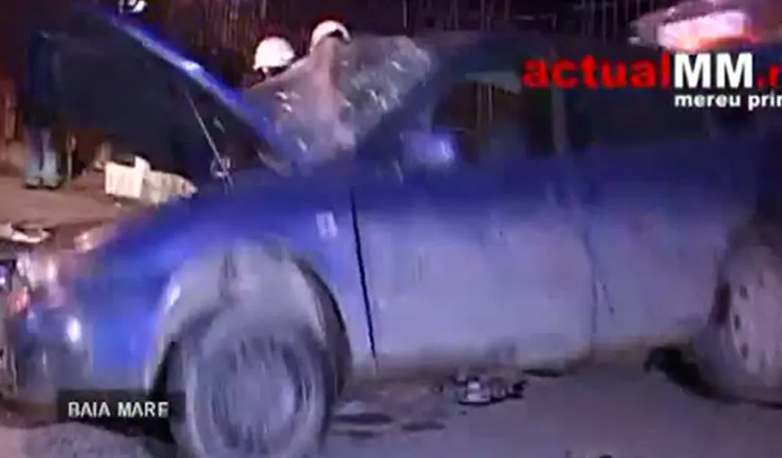 Accident GRAV în Baia Mare după o cursă nebună cu maşina: Trei tineri au rămas încarceraţi VIDEO