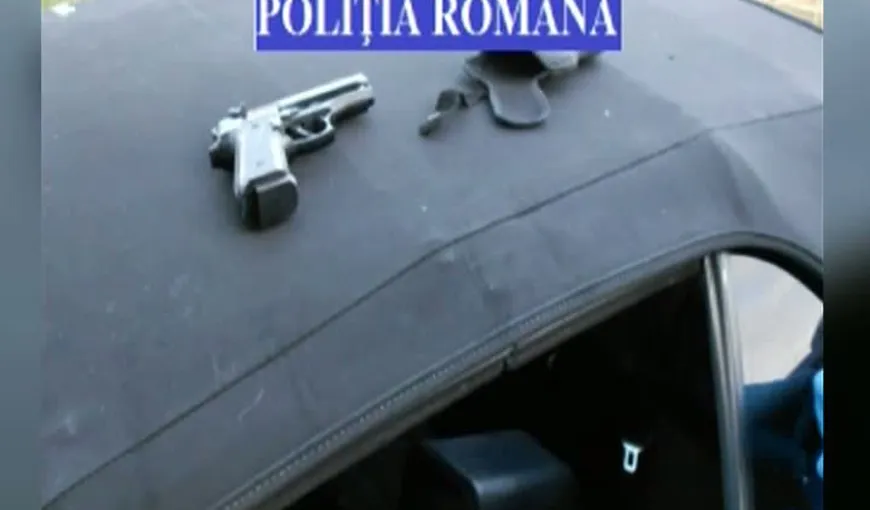 Fabrică ilegală de muniţie, descoperită de politişti. 22 de arme aduse din Bulgaria au fost confiscate