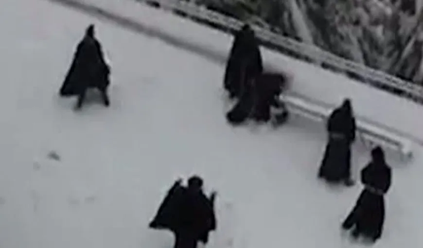 Călugării franciscani din Ierusalim au încins o bătaie cu zăpadă