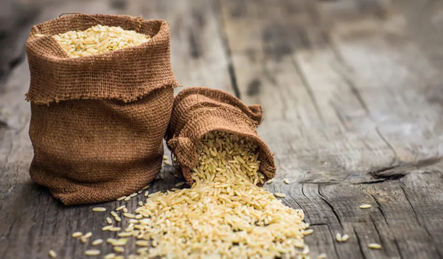 Dieta de 7 zile cu orez brun: Scapă de colăceii de pe burtă cât ai clipi!