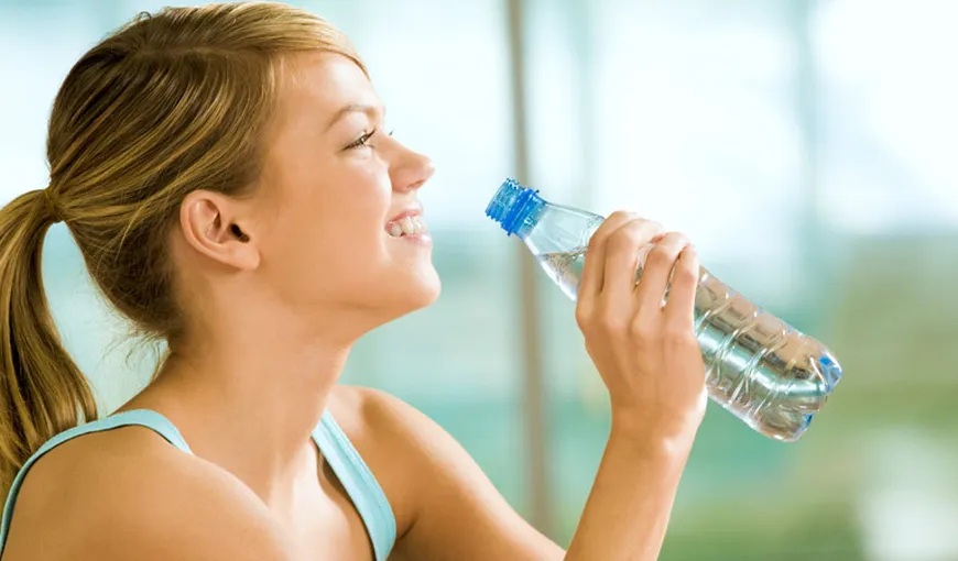 Cantitatea şi orele la care TREBUIE să bei apă