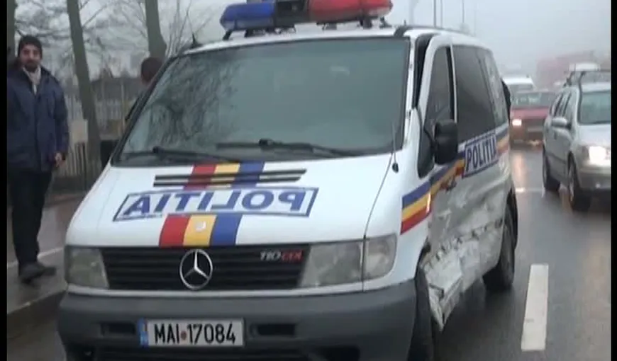 Duba mascaţilor din Suceava, implicată într-un accident rutier VIDEO