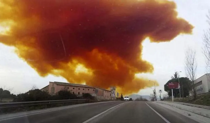 ALERTĂ TOXICĂ la Barcelona: Un nor OTRĂVITOR s-a ridicat deasupra oraşului, după o explozie chimică VIDEO