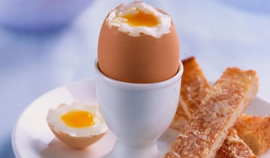 Cum să decojeşti un ou în câteva secunde. VIDEO