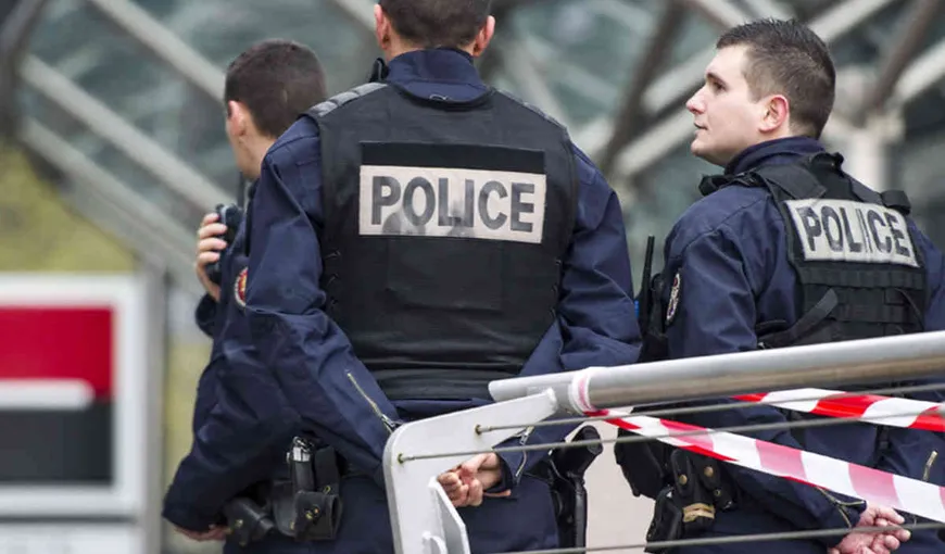FRANŢA: Militari atacaţi cu CUŢITUL în faţa unui centru evreiesc