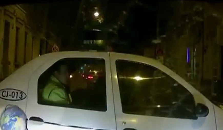 Cum se fac poliţiştii din Cluj din nou de râs. Sunt complet dezorientaţi în trafic VIDEO