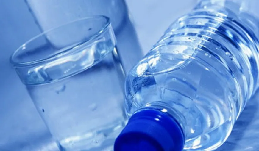 Sticlele de plastic din care bem apă, PERICOL pentru SĂNĂTATE