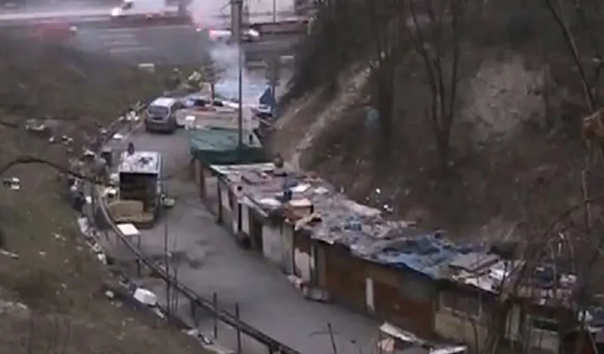 Peste 13.000 de romi au fost expulzaţi din taberele ilegale din Franţa VIDEO