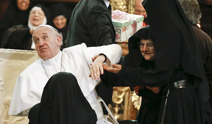 PAŞTE 2015: Papa Francisc le-a cerut preoţilor să nu aibă „feţe acrite”