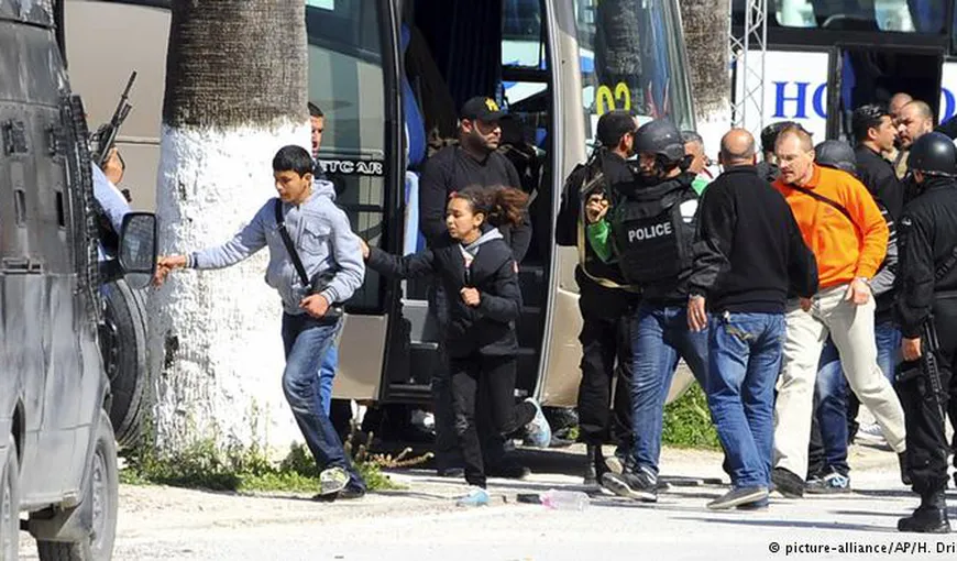 Atentatul din Tunis: Teroriştii aveau mitraliere AK-47 care proveneau din România