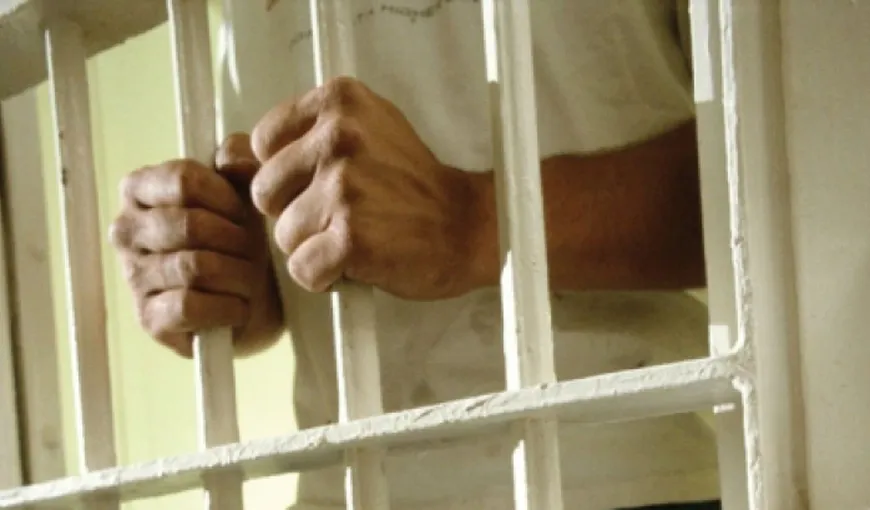Un cetăţean român condamnat la trei ani de închisoare în Franţa, după ce a încercat să transporte cocaină