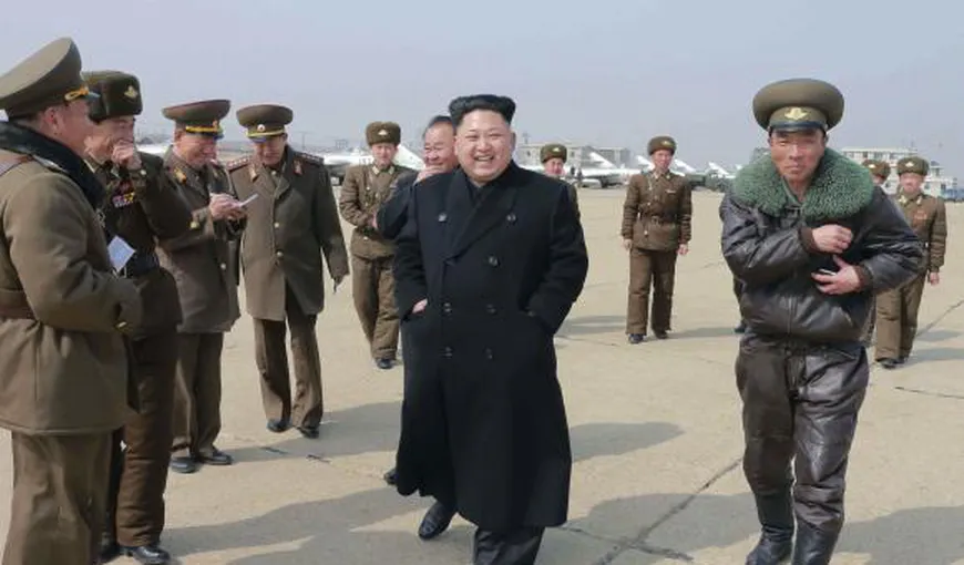 Coreea de Nord a testat ŞAPTE rachete sol-aer pe coastele estice. Kim Jong-Un a asistat la exerciţiu