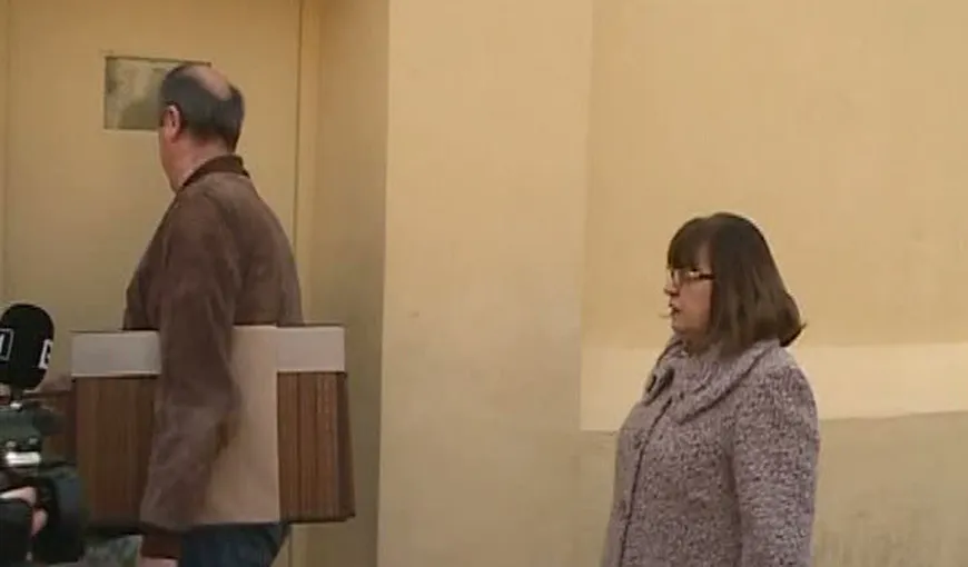 ELENA UDREA, vizitată de mama sa şi de Ruxandra Dragomir în arest VIDEO