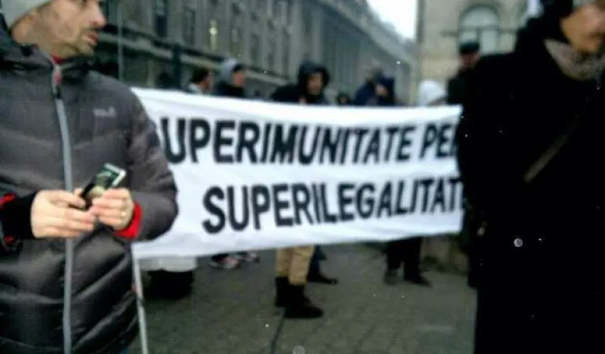 PROTESTE de amploare în Bucureşti şi în ţară împotriva PARLAMENTARILOR PENALI. Ce au SCANDAT oamenii