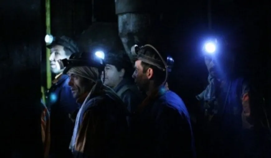 Minerii continuă protestele extreme. 80 sunt blocaţi în subterna, 30 se află în greva foamei