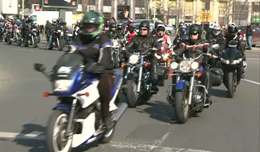 CĂLARE PE MOTOARE. Marş al motocicliştilor din Capitală pentru responsabilizarea şoferilor VIDEO