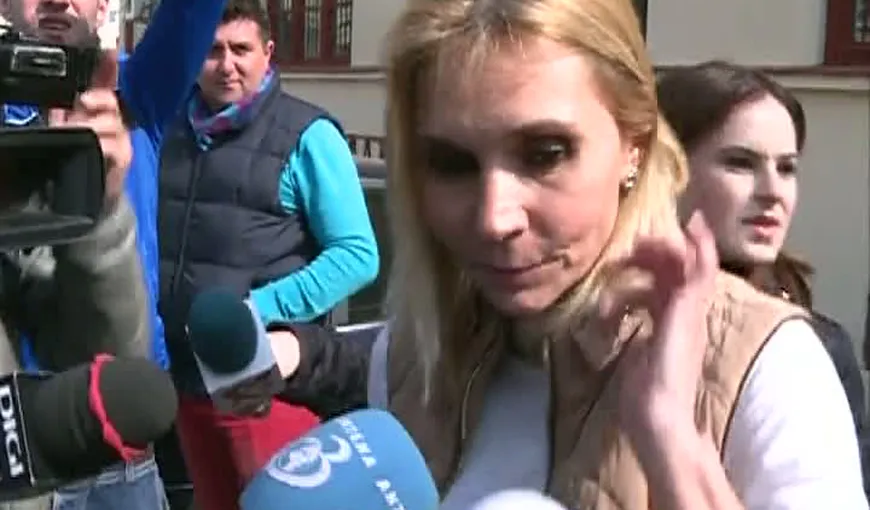Ruxandra Dragomir i-a adus COVRIGI Elenei Udrea în arest: „Ori de câte ori este FASOLE la masă, mănâncă”