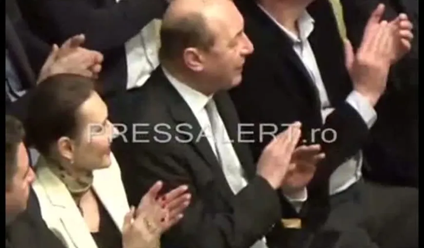 Traian Băsescu, enervat de laudele lui Dorel Onaca: „Termin-o, că plec!” VIDEO