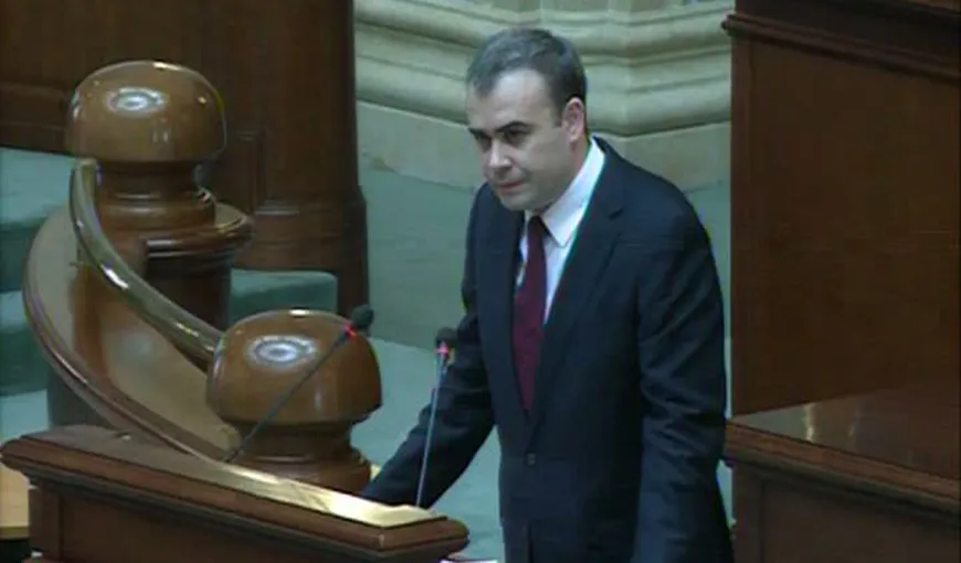 DARIUS VÂLCOV, rugăminte de ziua sa către senatori: Nu mă obligaţi să îmi dau DEMISIA din Senat VIDEO