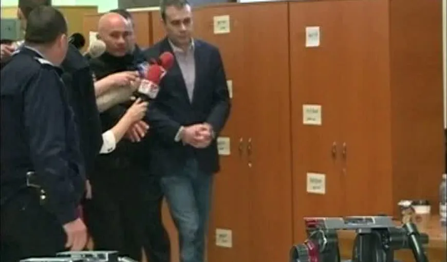 DARIUS VÂLCOV, adus la Înalta Curte. DNA cere ARESTAREA preventivă a fostului ministru VIDEO