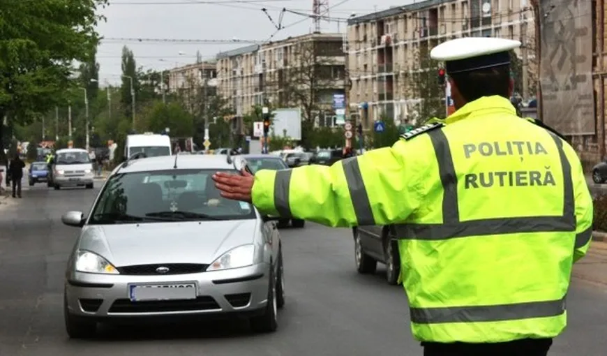 COD RUTIER: Au sau nu dreptul poliţiştii să te oprească în trafic când au ei chef? Ce trebuie să ştii