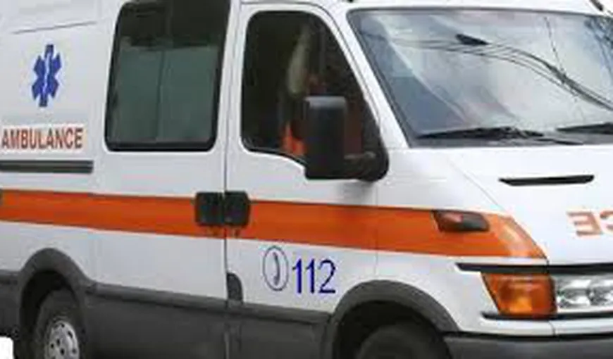 O ambulanţă şi trei autoturisme, implicate într-un accident GRAV în Ialomiţa.Şeful ISU a ajuns la spital VIDEO