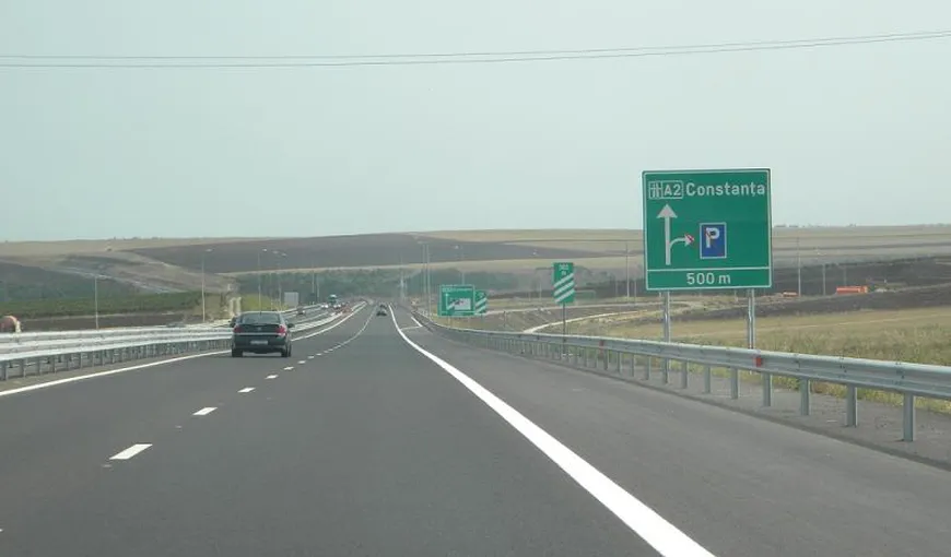 România are peste 680 de km de autostradă. În anul 2014, reţeaua de autostrăzi a crescut doar cu 39 de km