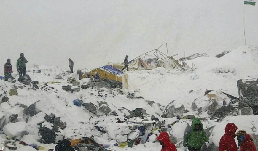 CUTREMUR în NEPAL. Primele imagini din timpul avalanşei din Everest şi situaţia ROMÂNILOR – VIDEO