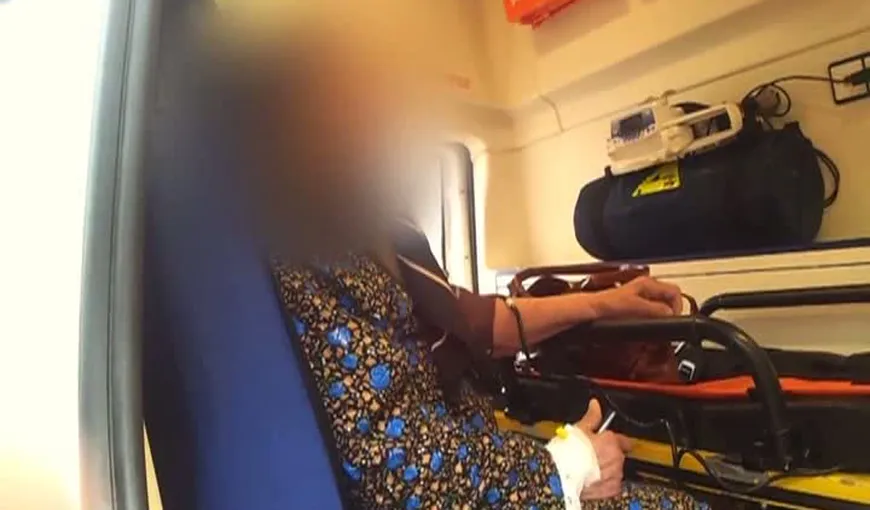 Umilinţă cruntă: Bătrână ţinută patru ore în ambulanţă, în faţa spitalului