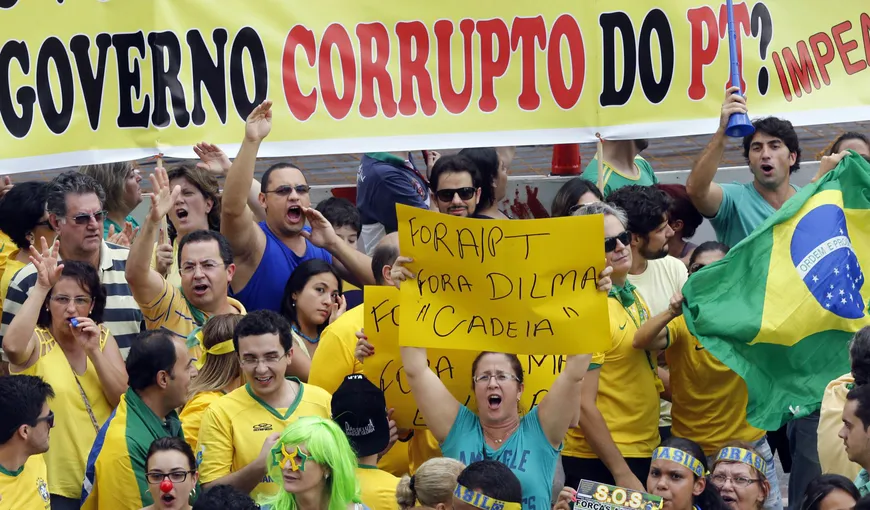 Brazilia fierbe: Lucrătorii petrolişti cer DEMISIA PREŞEDINTELUI ţării VIDEO