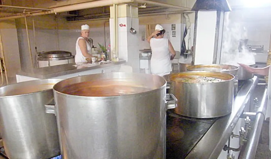 Scandal în Brăila: În bucătăria Spitalului Judeţean se pregătea mâncare pentru nunţi şi botezuri