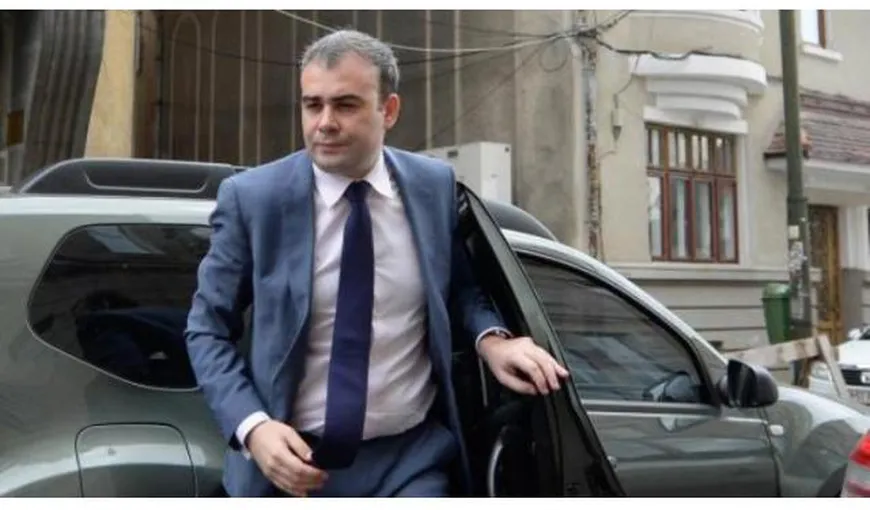 Nouă lovitură în justiţie pentru Darius Vâlcov. Fostul ministru RĂMÂNE fără PERMIS de CONDUCERE