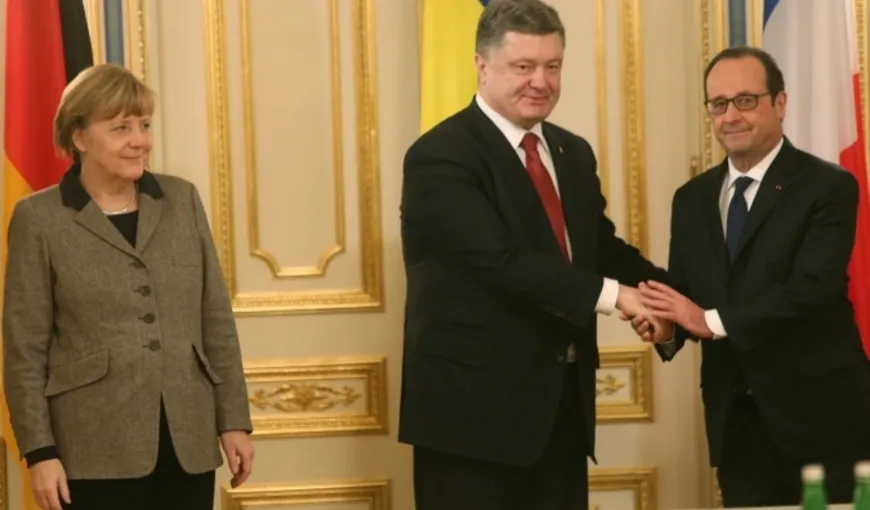 Hollande l-a invitat pe Poroşenko în Franţa. Acordul de la Minsk va fi subiectul principal al întrevederii