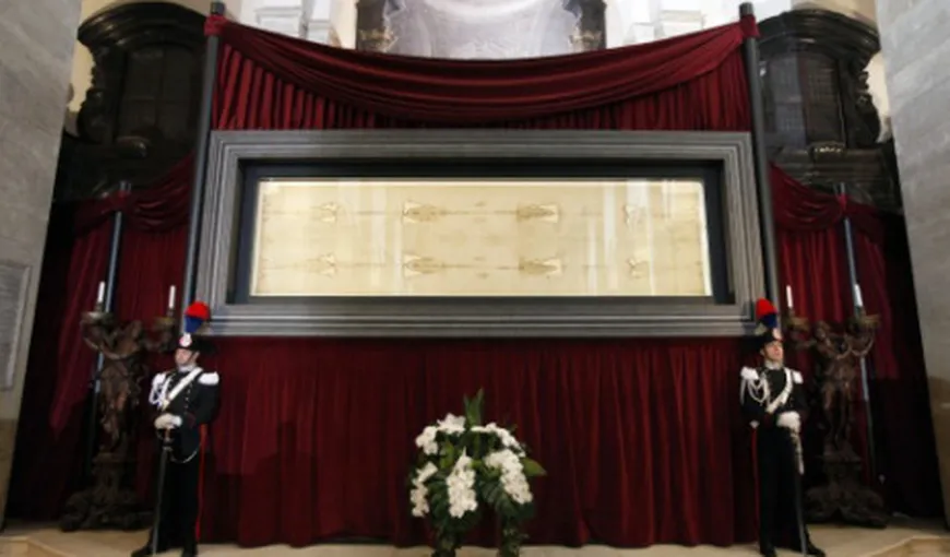 Sfântul Giulgiu este expus, timp de două luni, la Torino