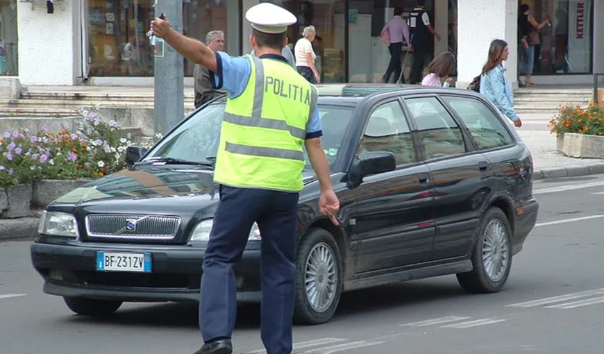 Şofer VITEZOMAN şi FĂRĂ PERMIS AUTO, oprit cu focuri de armă, în Sibiu