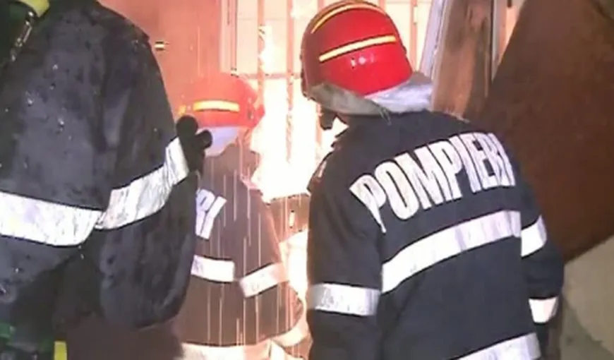 Incendiu devastator în Bistriţa. Un copil, aruncat pe geam de fratele mai mare pentru a-l scăpa din flăcări