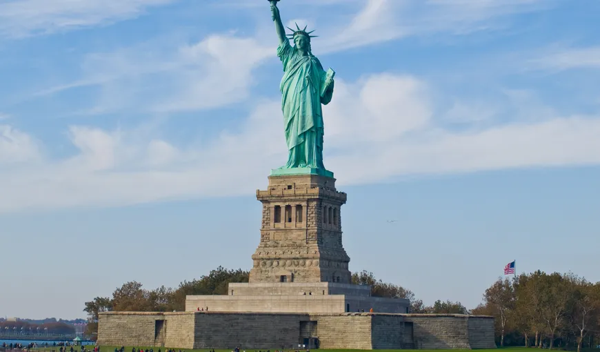 Statuia Libertăţii din New York, evacuată în urma unei ameninţări cu bombă