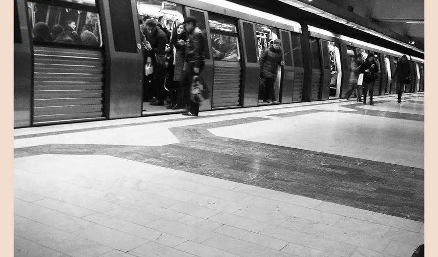 Metroul bucureştean sărbătoreşte Ziua Europei! Muzică, dans, proiecții de videoclipuri pentru călători