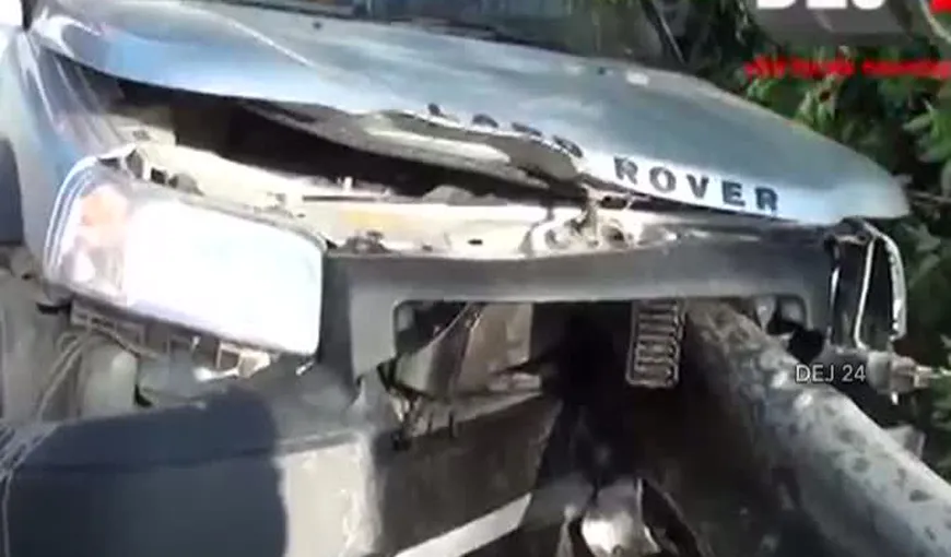 Doi bărbaţi au murit după ce o bară de metal a străpuns maşina în care se aflau VIDEO