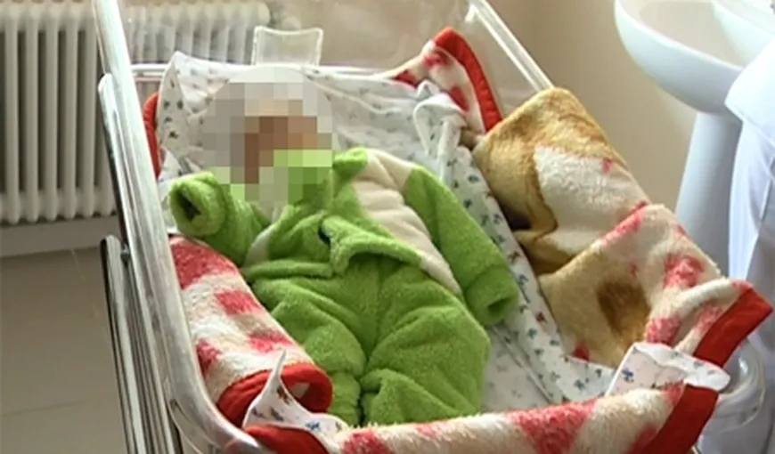 Caz revoltător la Târgu Mureş: Bebeluş abandonat într-o sacoşă pe holul spitalului