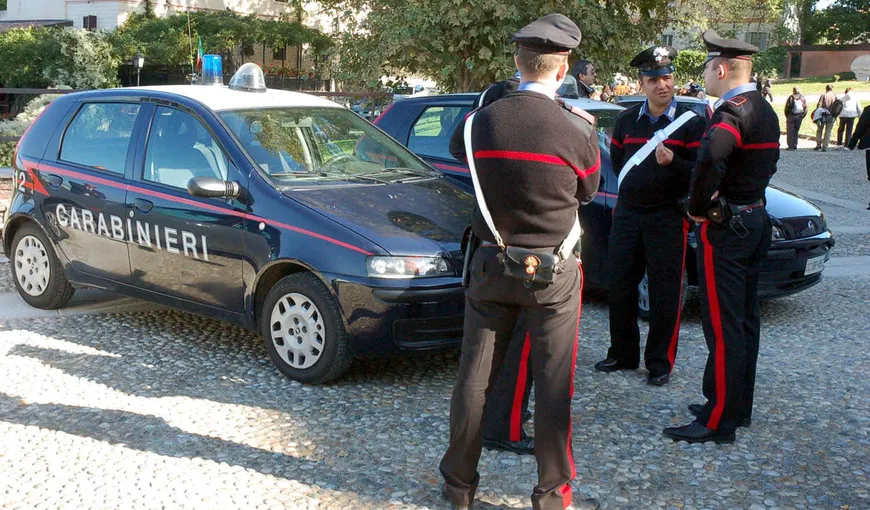 Un poliţist italian a fost înjunghiat de un român în timpul evacuării unei tabere de romi