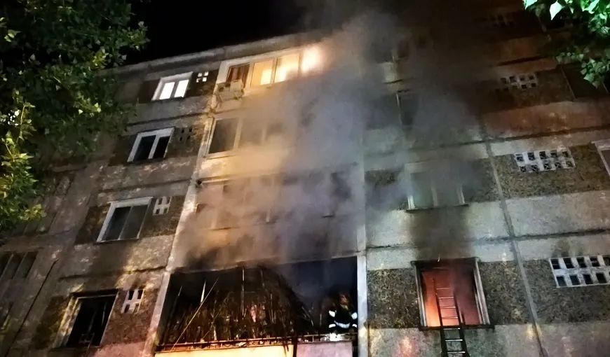 PANICĂ într-un bloc din Timişoara. Un incendiu DEVASTATOR s-a produs într-un apartament