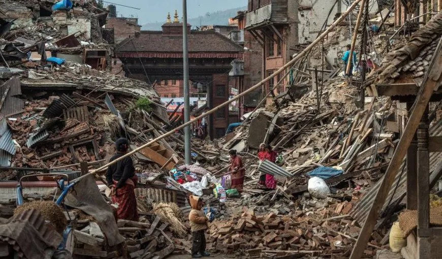 MIRACOL după cutremurul din Nepal: Bătrân în vârstă de 101 ani, găsit în viaţă sub dărâmăturile casei