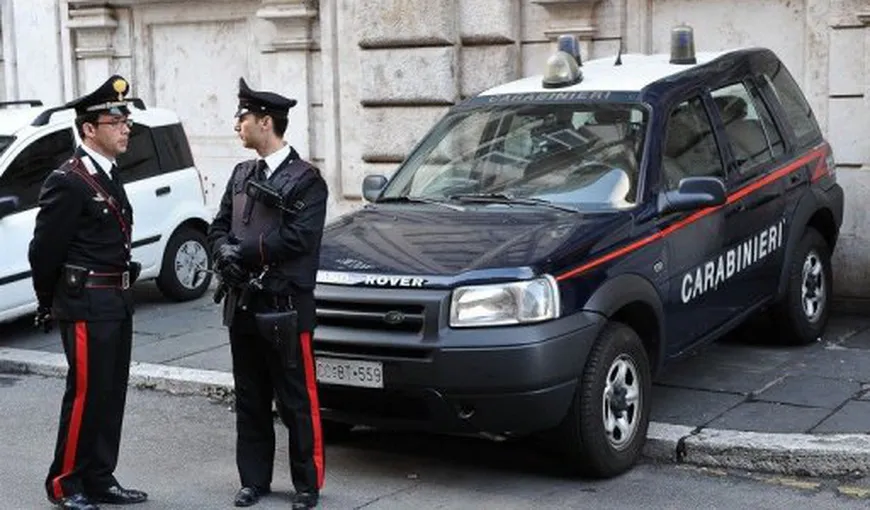 Patru persoane au fost ucise în Napoli de un bărbat care a tras dintr-un balcon